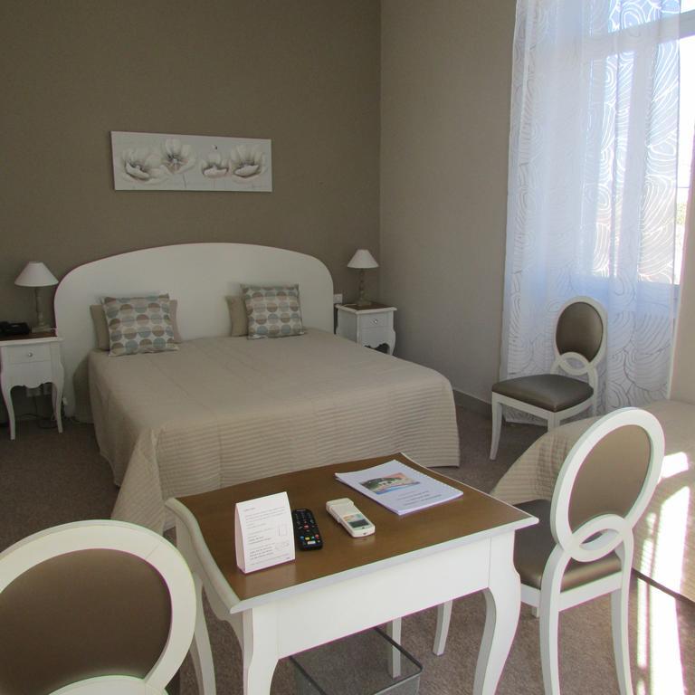Le Castelet Des Alpilles Hotel Saint-Rémy-de-Provence Quarto foto